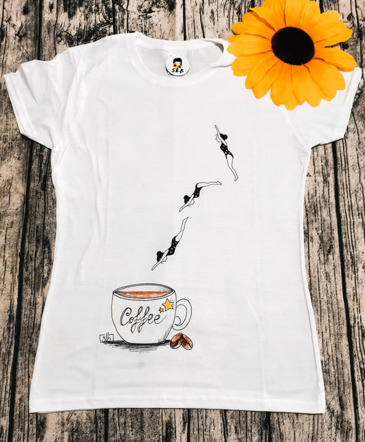 T-shirt Tuffatrice Nel Caffè
